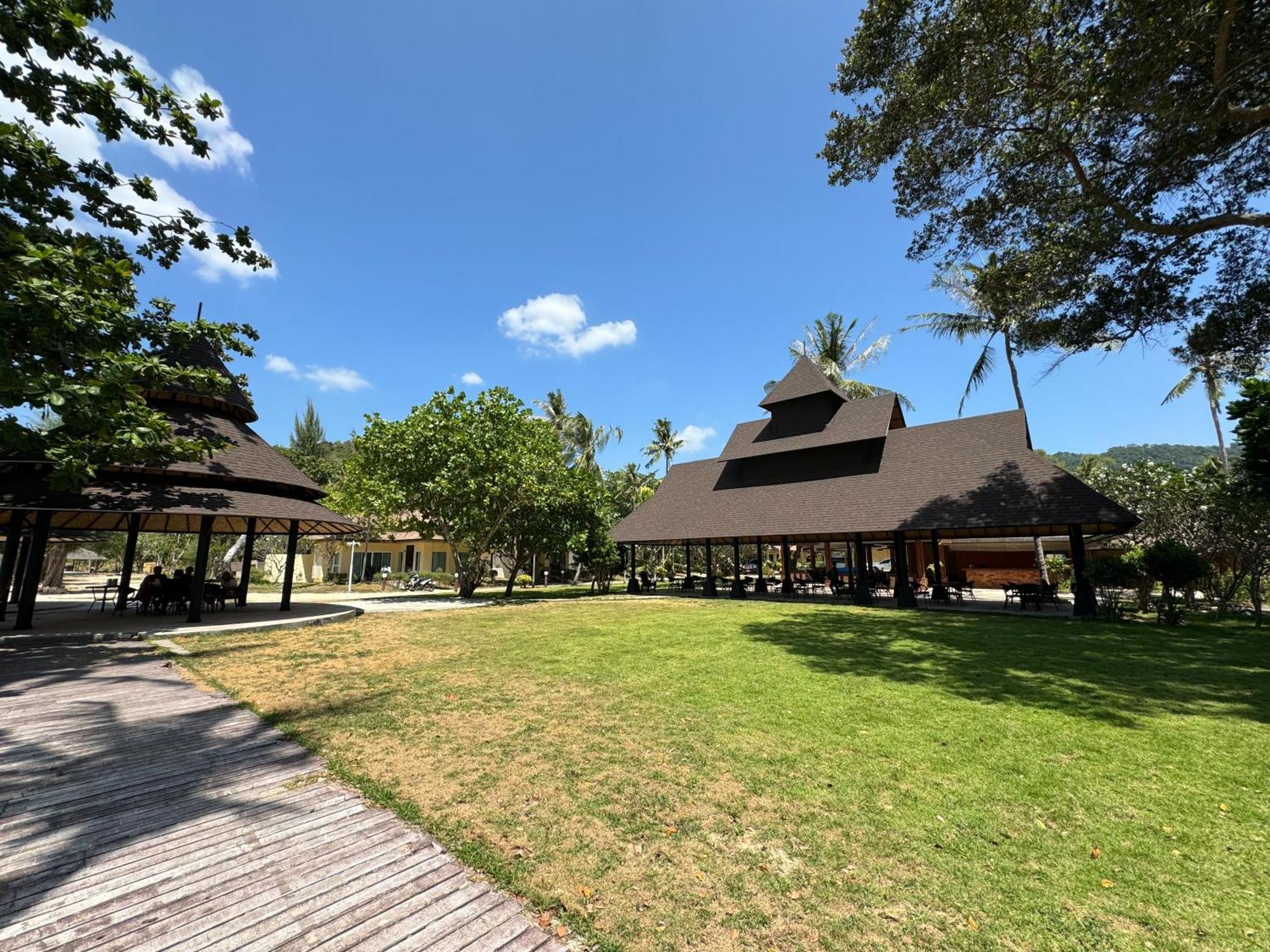 Beach Bungalow At Lanta Resort Ko Lanta Exteriör bild