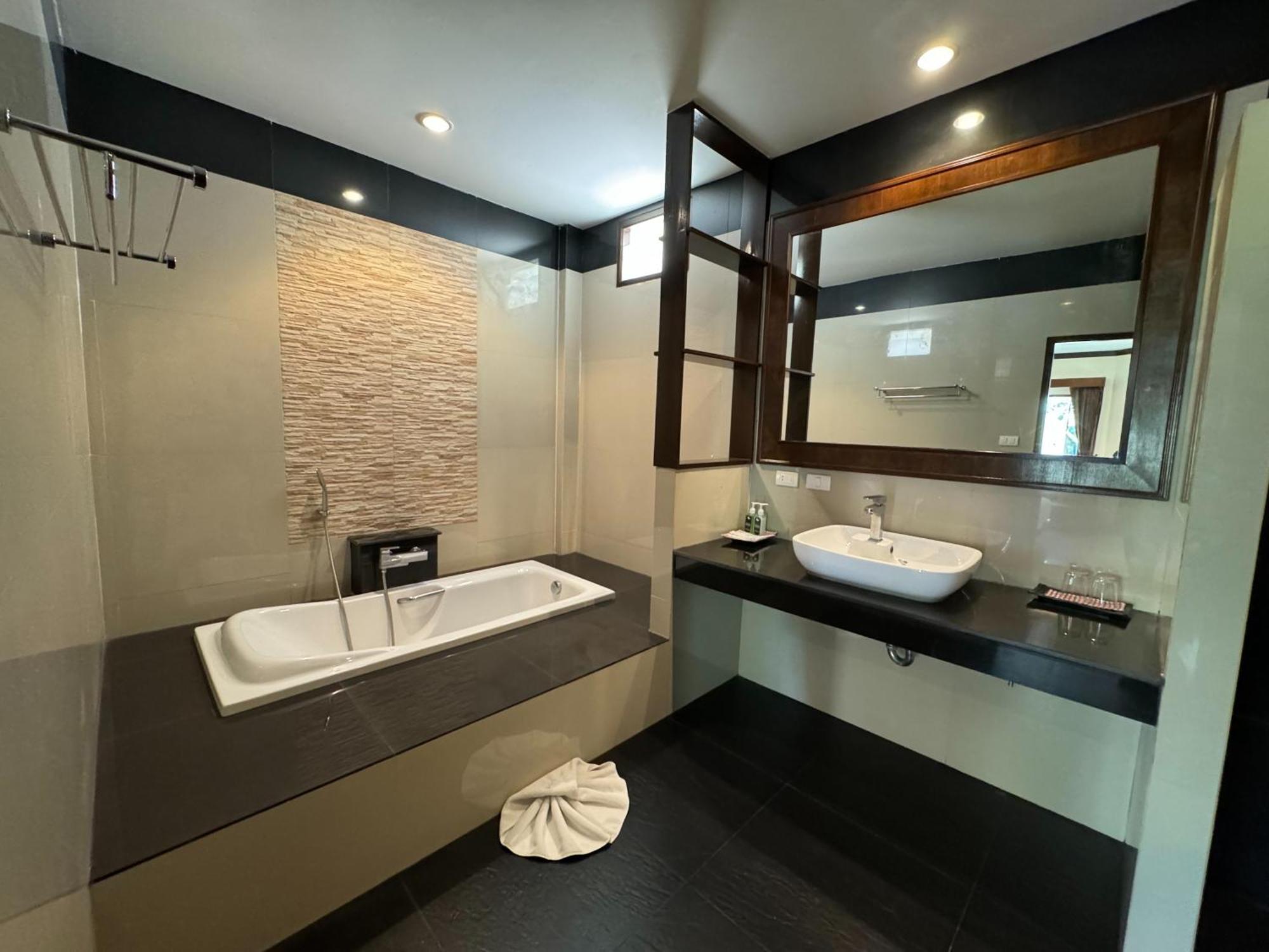 Beach Bungalow At Lanta Resort Ko Lanta Exteriör bild