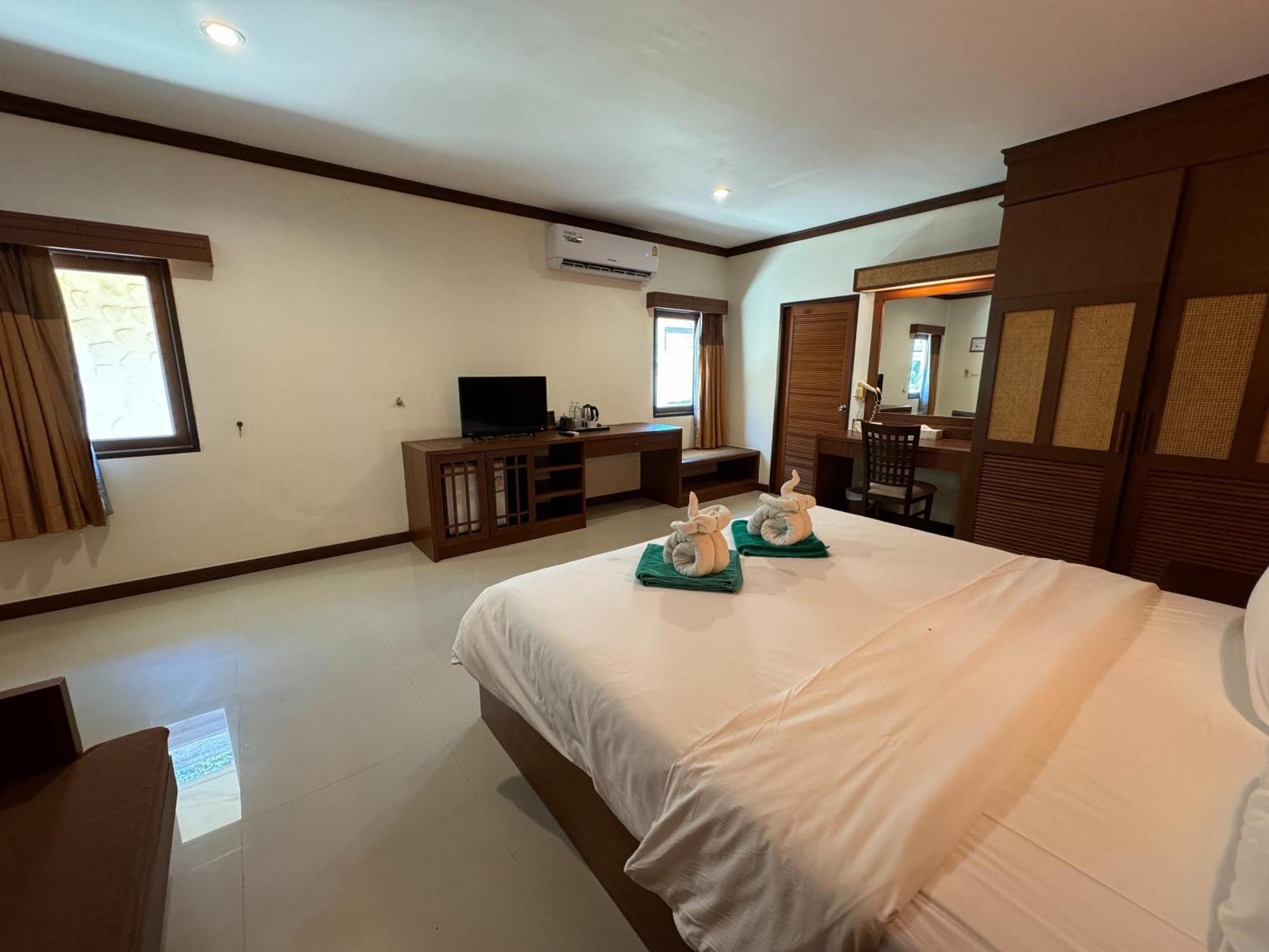 Beach Bungalow At Lanta Resort Ko Lanta Exteriör bild