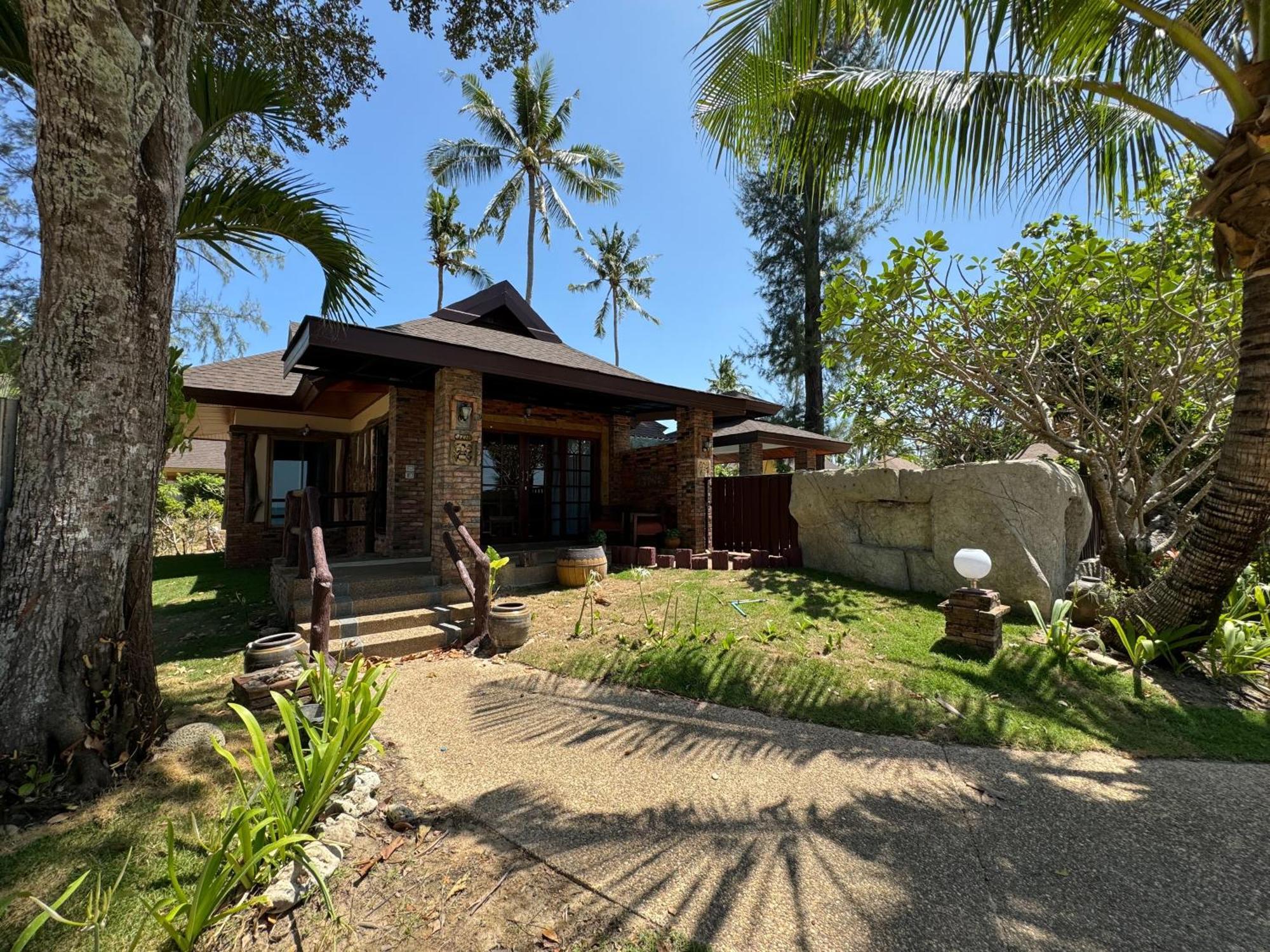 Beach Bungalow At Lanta Resort Ko Lanta Exteriör bild