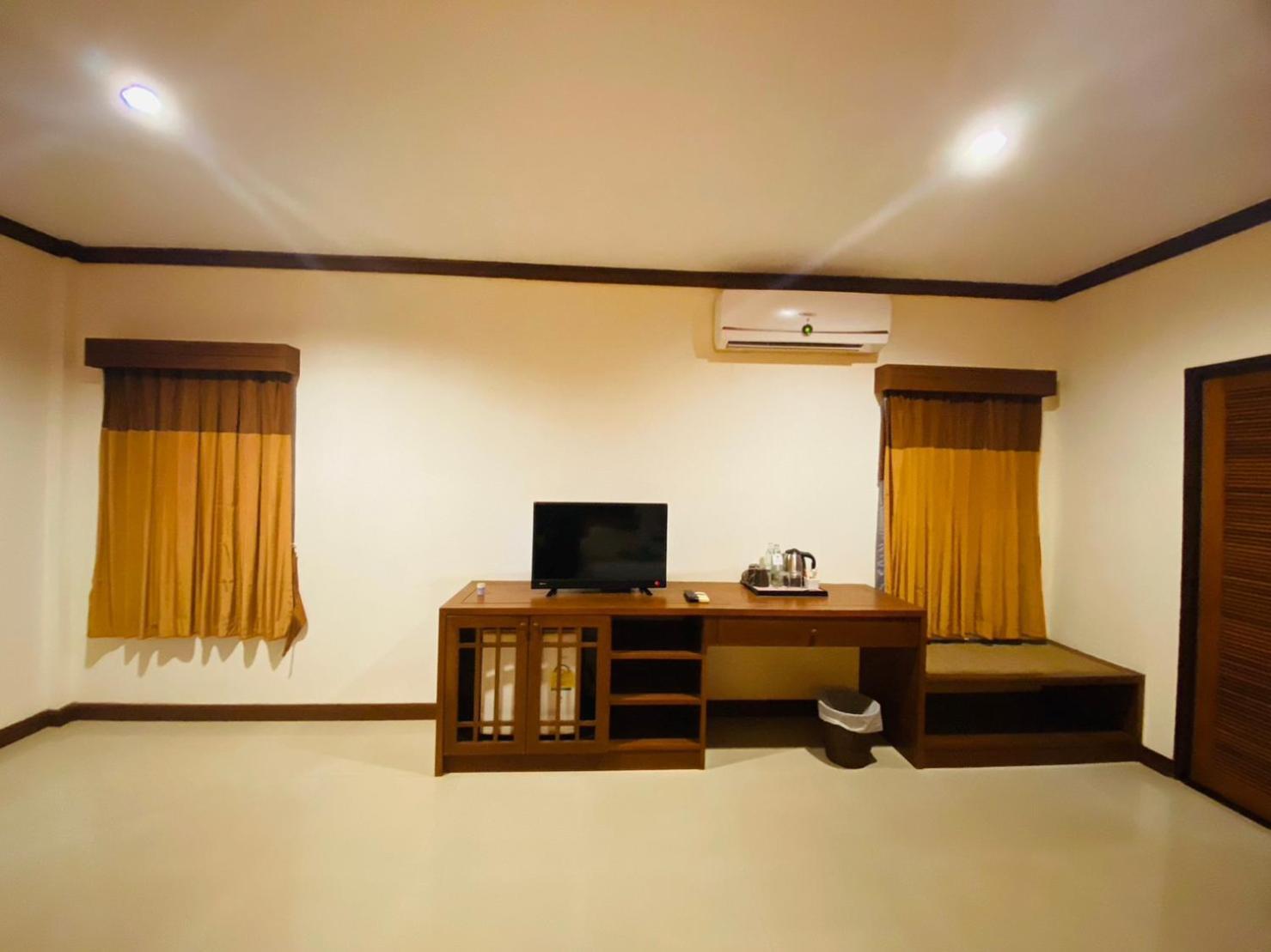 Beach Bungalow At Lanta Resort Ko Lanta Exteriör bild